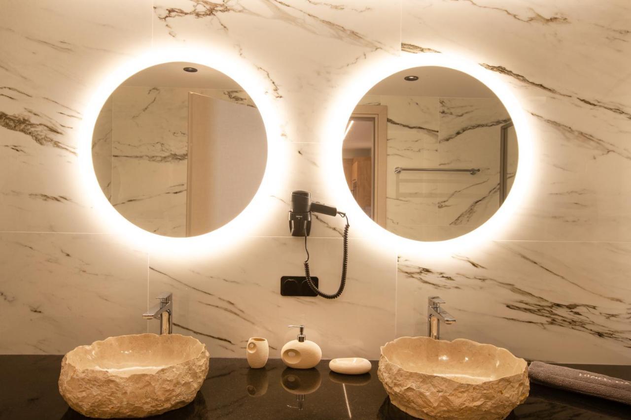Black Rocks Family, Luxury Seafront Maisonette Casa vacanze