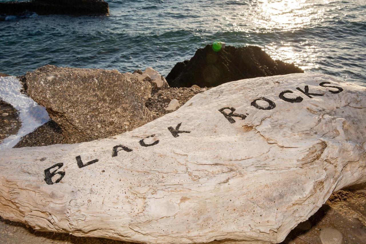 Black Rocks Family, Luxury Seafront Maisonette * Agios Gordios (Corfu)